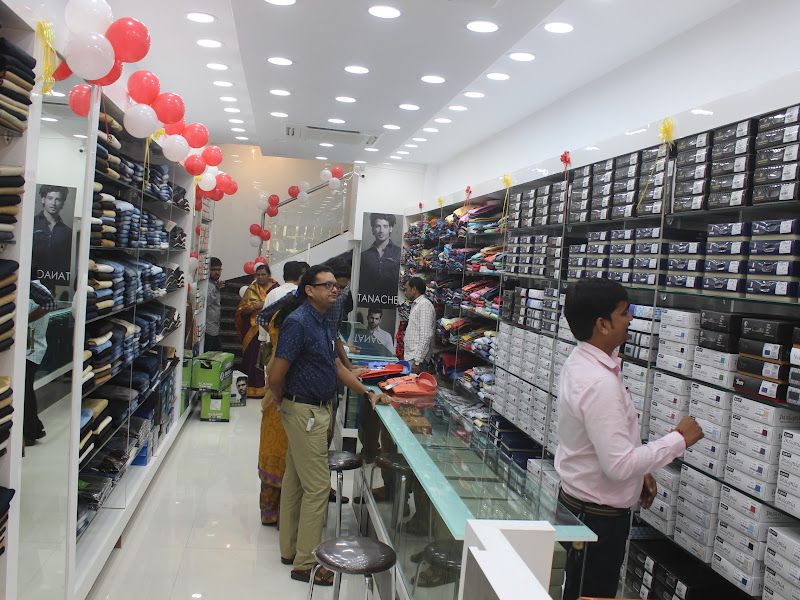 Interior — Bajirao Mens Studio, Kalyan