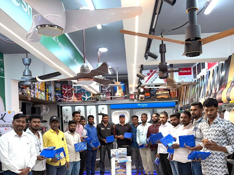 The team — Pruthviraj Electricals & Hardware, Pimpri-Chinchwad