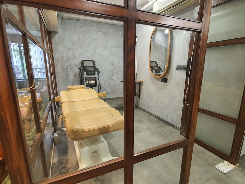 Interior — American Hairline, Mumbai