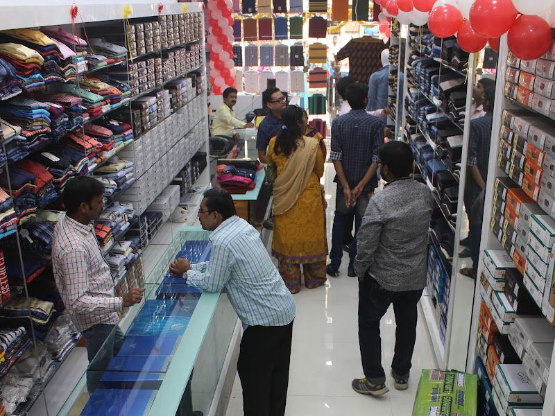 Interior — Bajirao Mens Studio, Kalyan