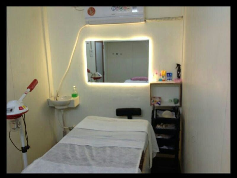Interior — Central Salon Unisex, Thane