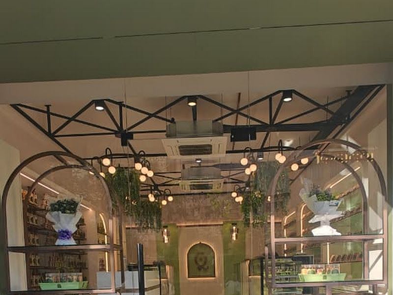 Interior — Qremsia, Mira Road