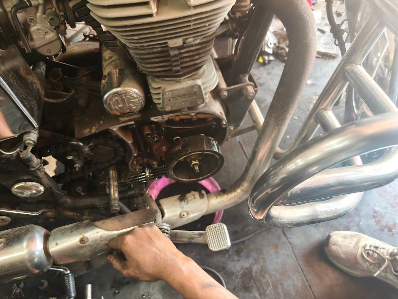 Gallery — Mumbai Enfield Royal Enfield Service Center, Mumbai