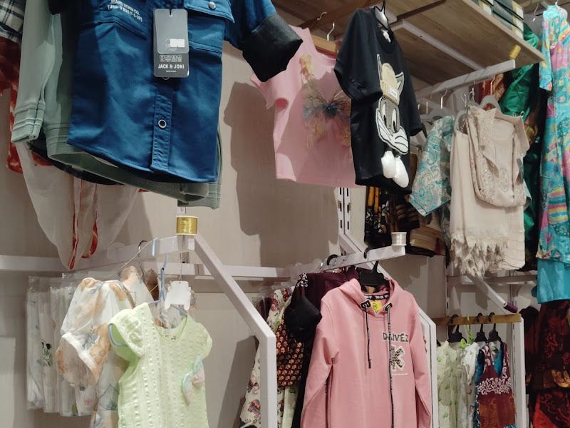 Interior — Philia Apparel, Navi Mumbai