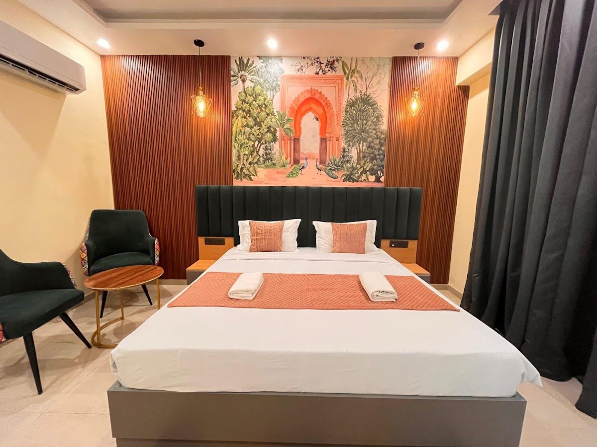Gallery — Luxurious Stay, Hazratganj, Lucknow