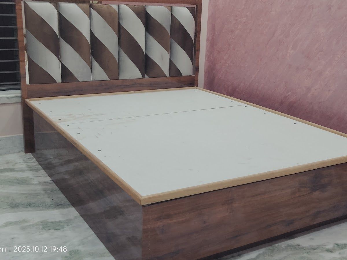 Gallery — M.K.S. interior, Lashkarpur, Kolkata