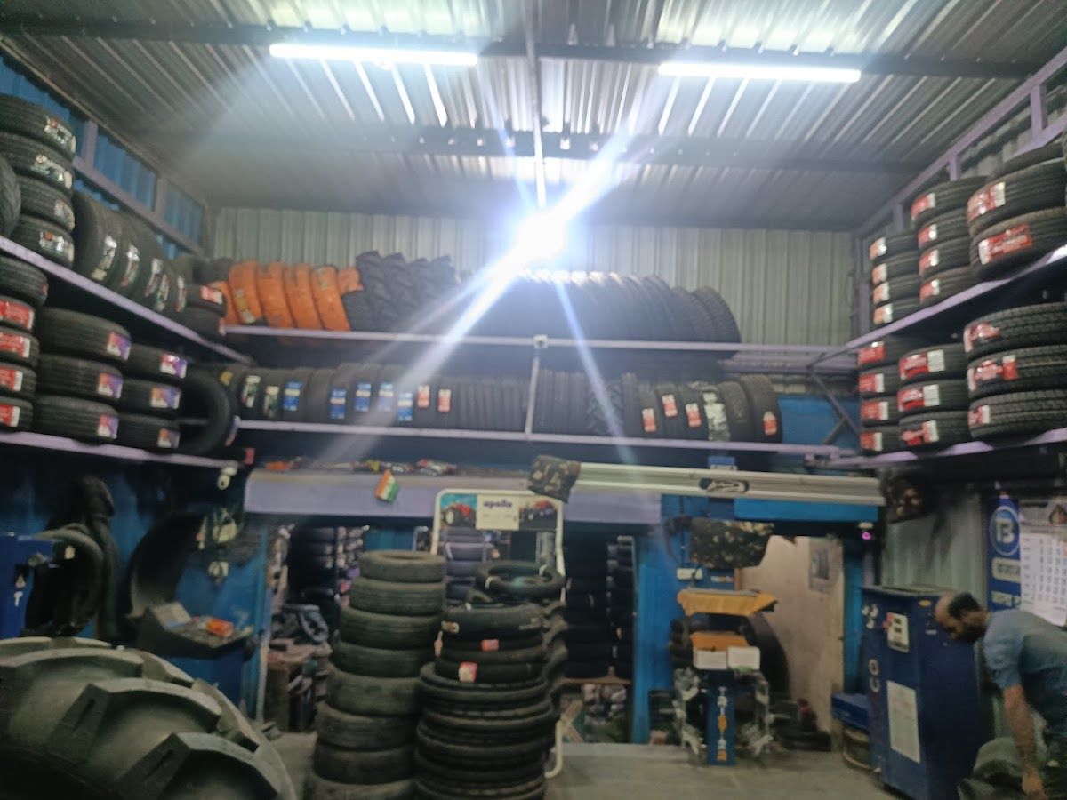 Gallery — VINOD TYRE SERVICE, Hanuman Nagar, Manmad