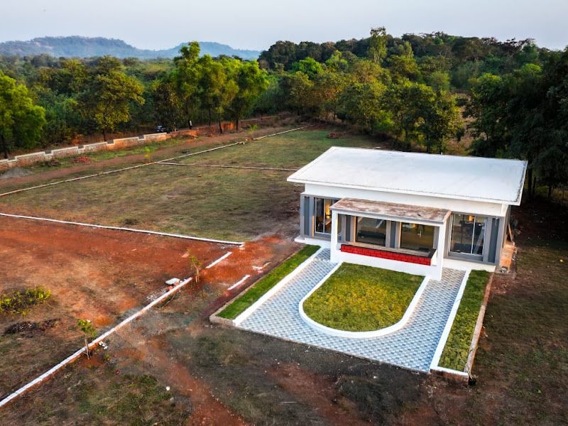 Exterior — S.R. Dream City, Dapoli