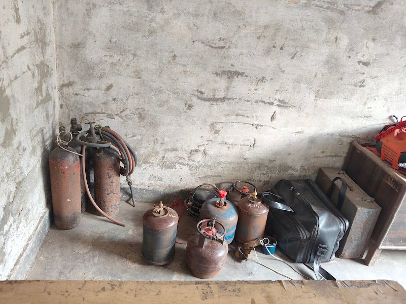 At work — Khatu shyam air con, Chipiyana Buzurg, Ghaziabad