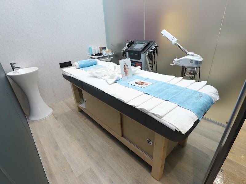 Gallery — Mio Pop Hair & Beauty Lounge, D.N.Nagar, Mumbai