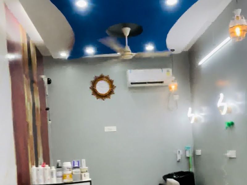 Gallery — The looks scissor, Bissau