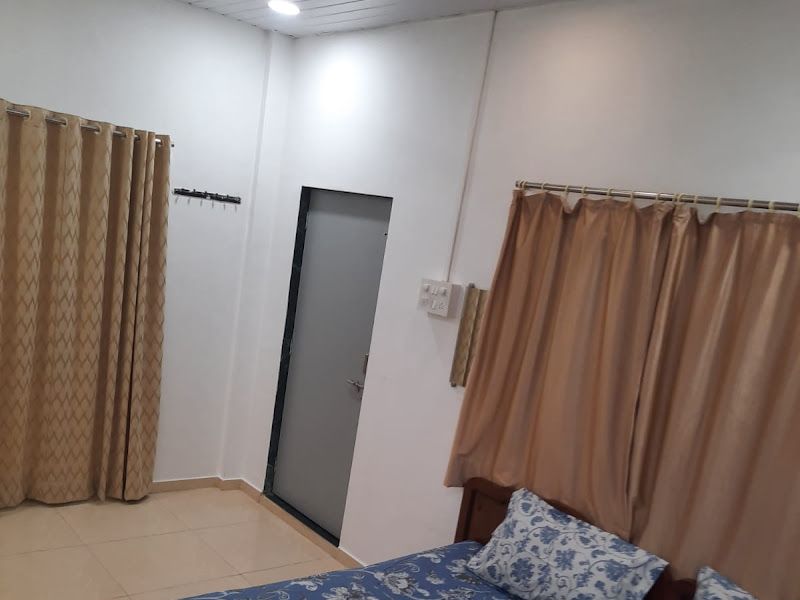 Interior — THE HOMECOMING, Navandhe