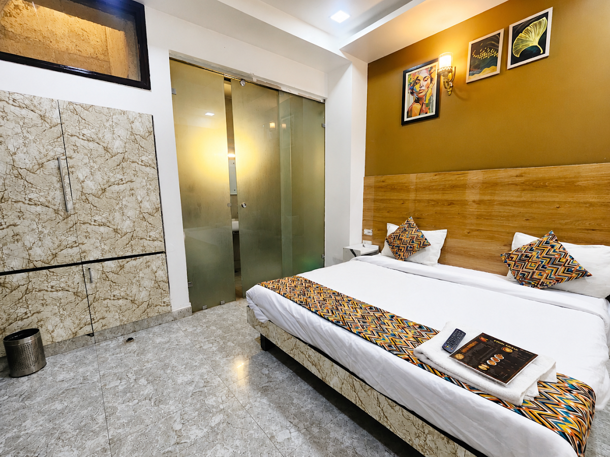 Juice bar at Hotel Season Grand couple, New Delhi