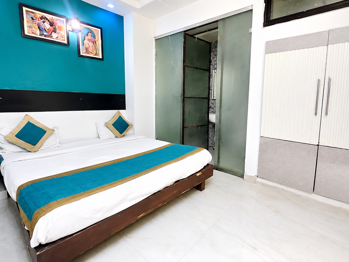 Free parking area at Hotel Season Grand couple in Pitampura