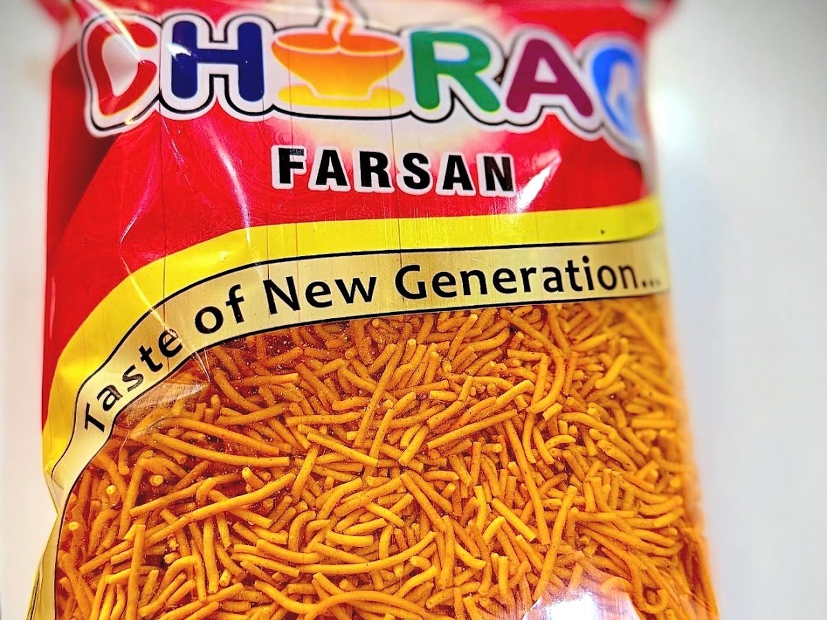 Festive snack combos from Chirag Farsan, Kalyan West