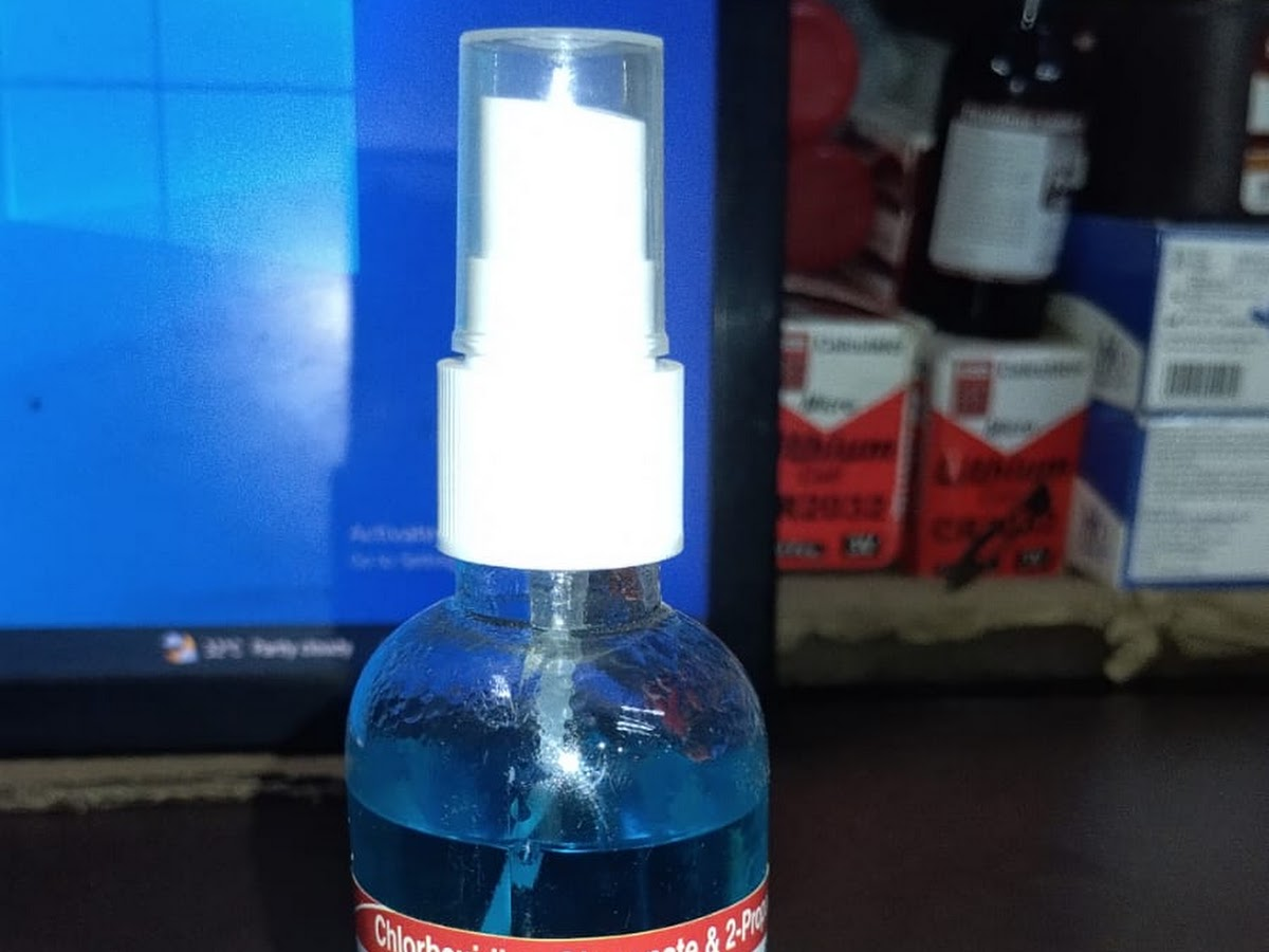 Operation table stocked at Priyanshi Medical Agency, Bahraich