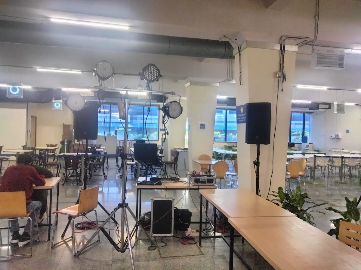 Wireless microphones for wedding speeches and panel discussions