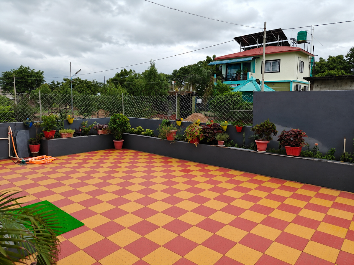 Private villa space for families at Evergreen Home Stay, Durgapur