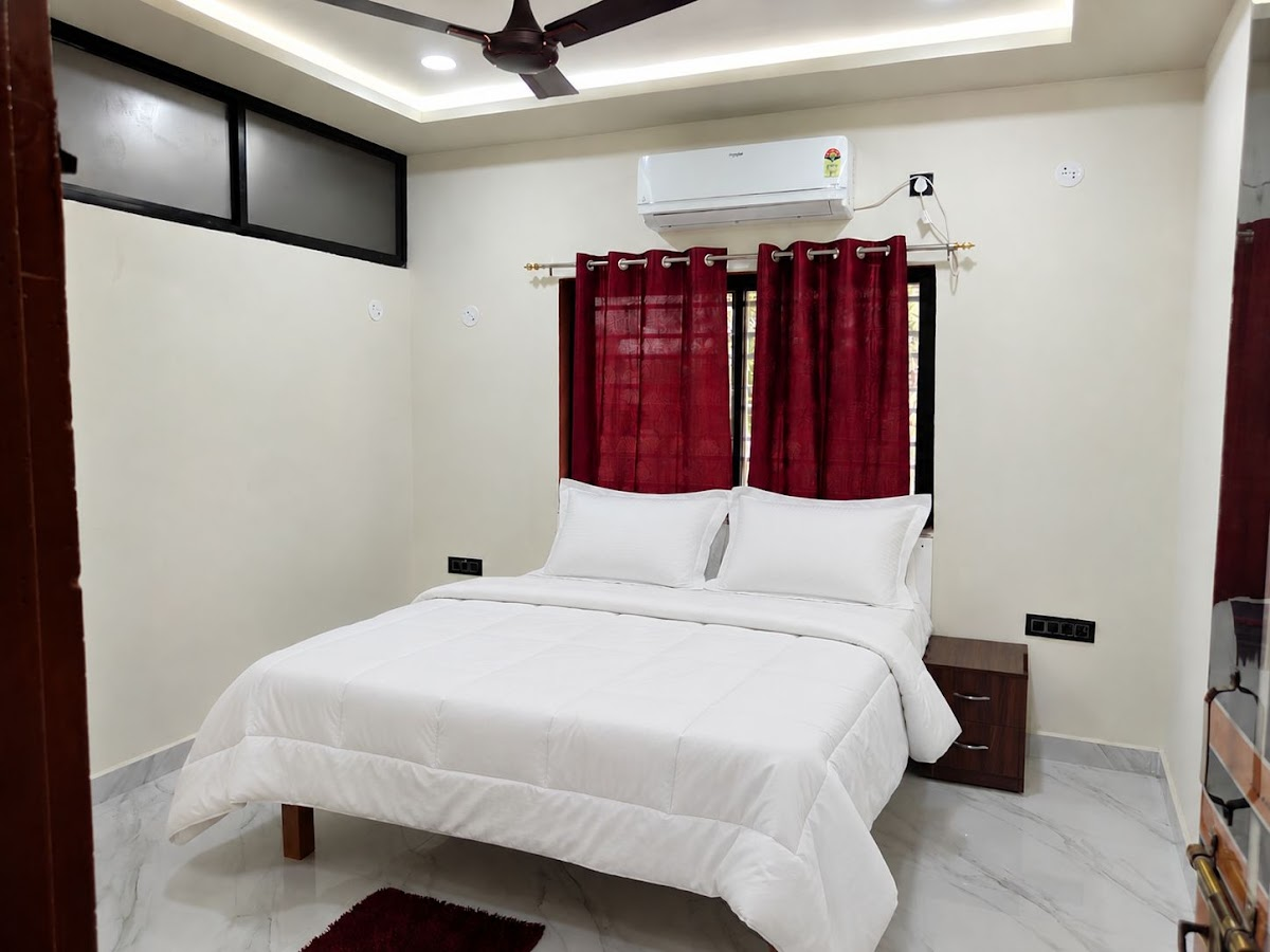 Peaceful woodland setting around Evergreen Home Stay