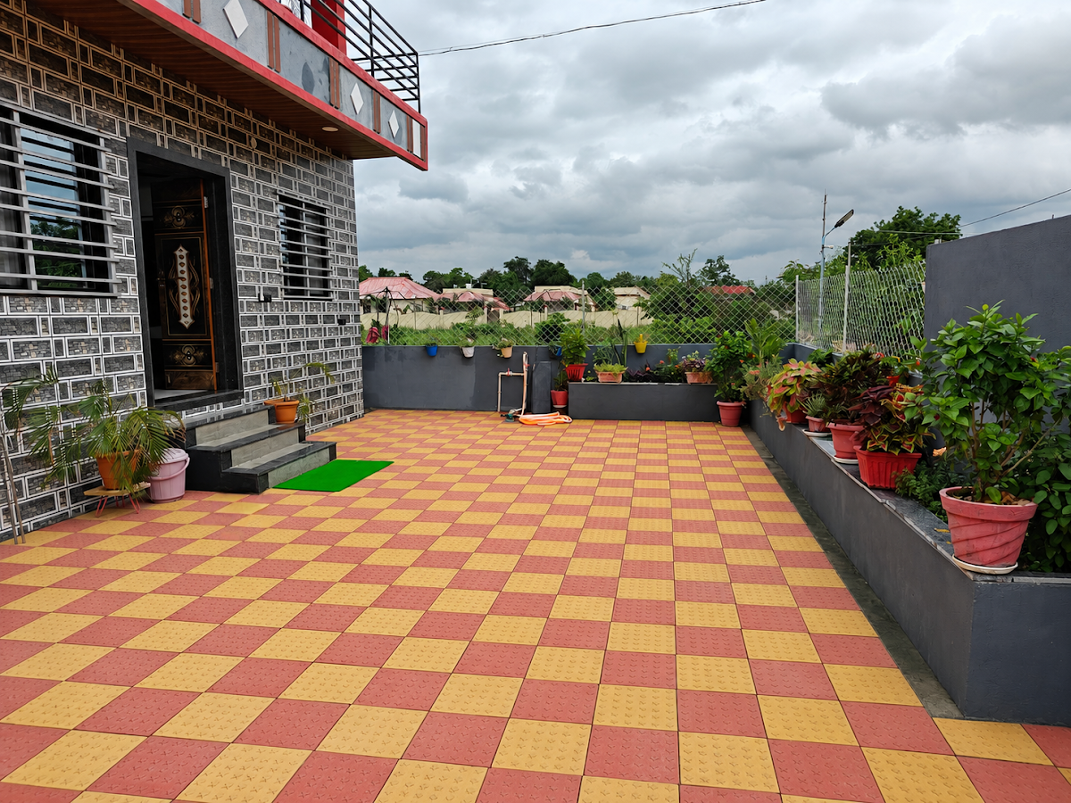 Lush forest greenery surrounding Evergreen Home Stay near Tadoba, Durgapur