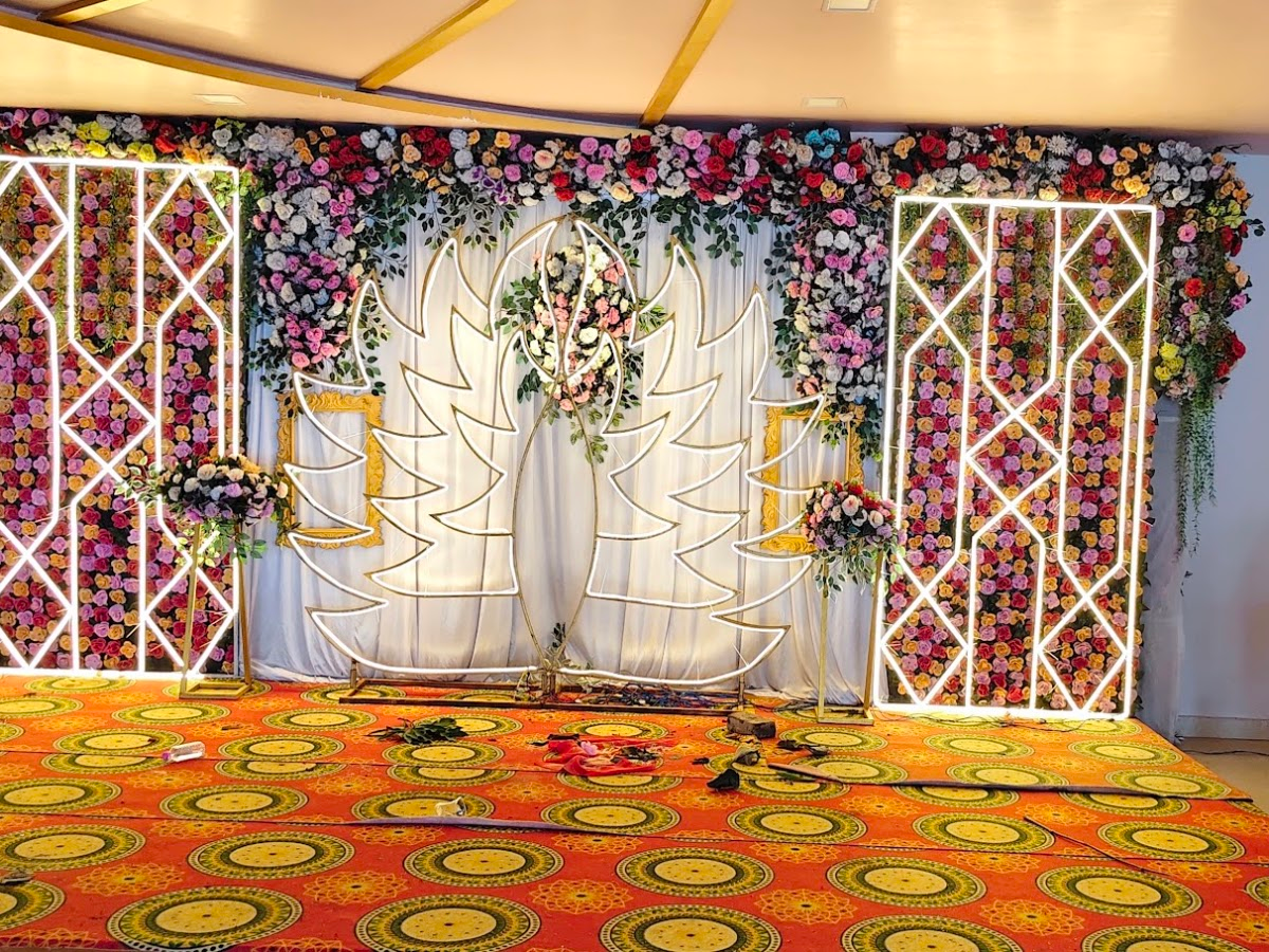 Elegant wedding decoration in the garden lawns