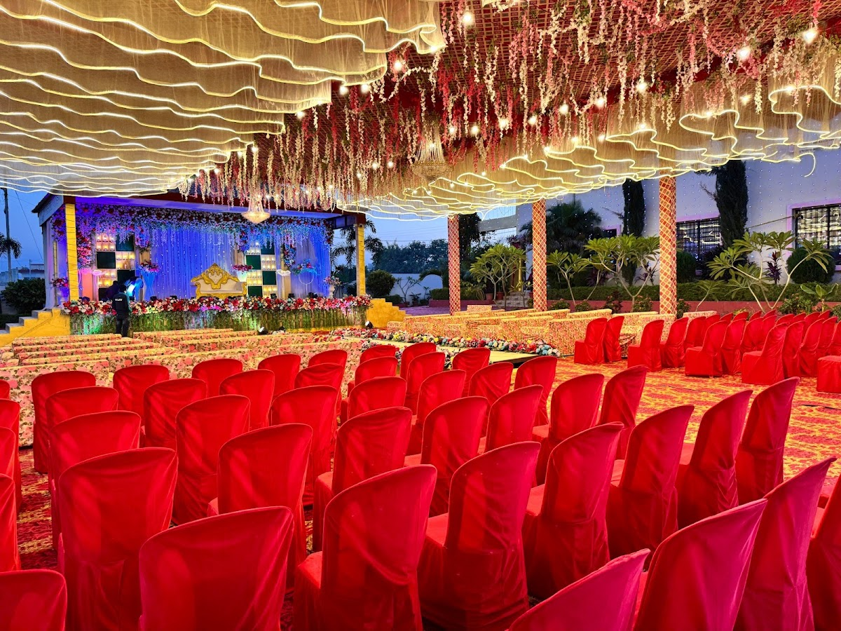 Well-maintained green lawn area for grand weddings